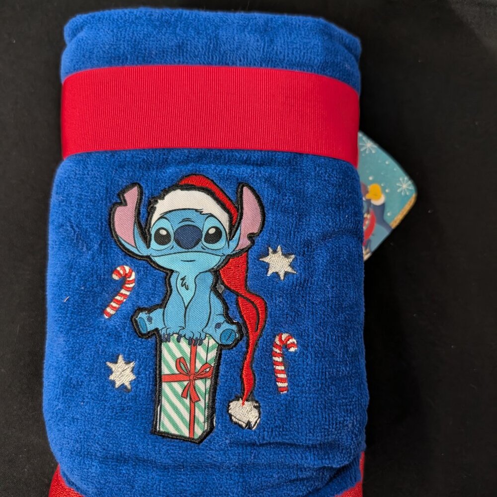 Stitch 2 Pack Christmas Hand Towels - Picture 2 of 2